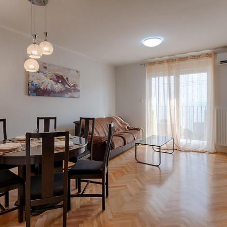 Two Bedroom Apartment Paris Rijeka Eksteriør billede